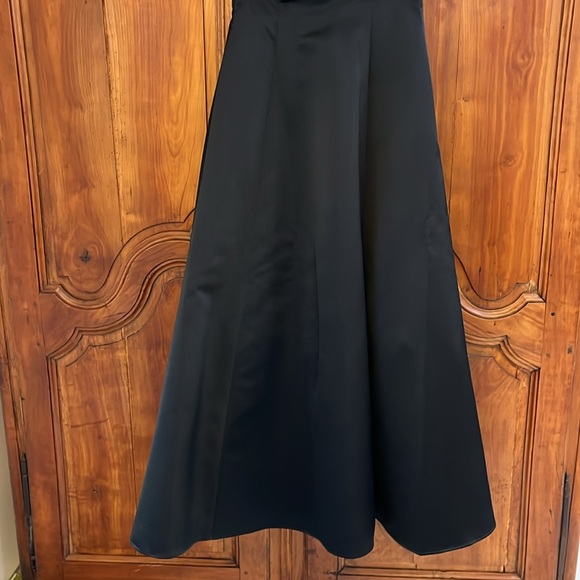 Vintage Vie by Victoria Royale Black satin high waist skirt - Picture 3 of 5